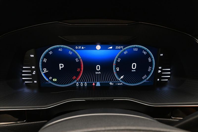 Škoda Superb 2,0 TSI 206kW L&K DSG 4x4 Záru - fotka 16 z 32