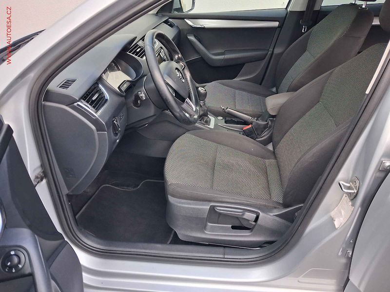 Škoda Octavia (2016) 1.6TDi, ČR, AC, výhřev sed - fotka 9 z 14