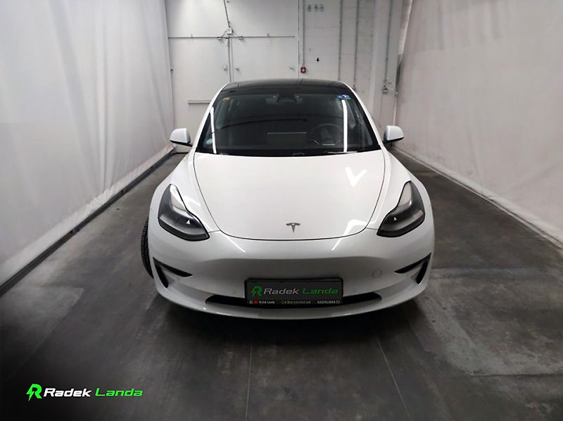 Tesla Model 3 (2022) AWD | Dual Motor, AMD Ryzen - fotka 5 z 8