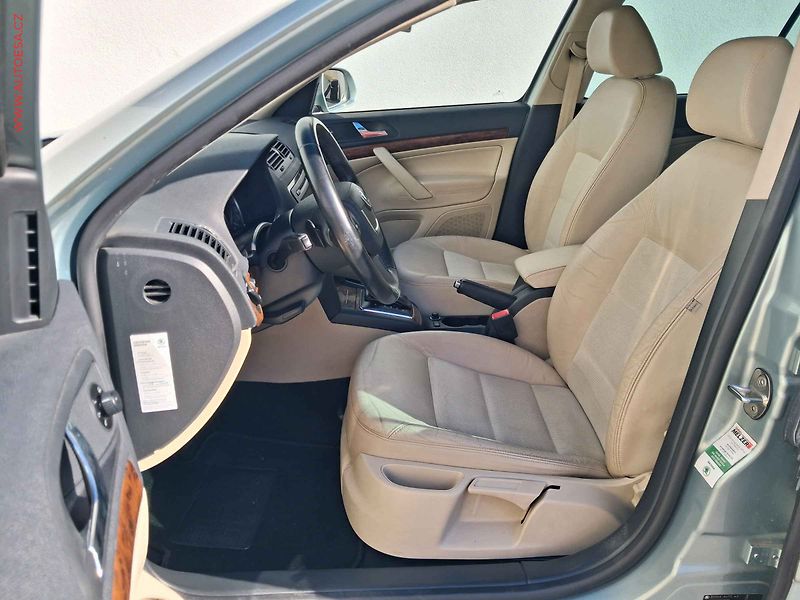 Škoda Octavia (2013) 1.4 TSi, Elegance, DSG, xenon - fotka 9 z 18