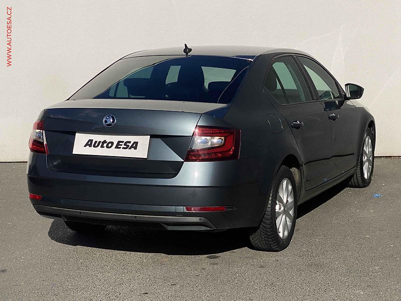 Škoda Octavia (2019) 1.6 TDi, Ambition, navi - fotka 4 z 17
