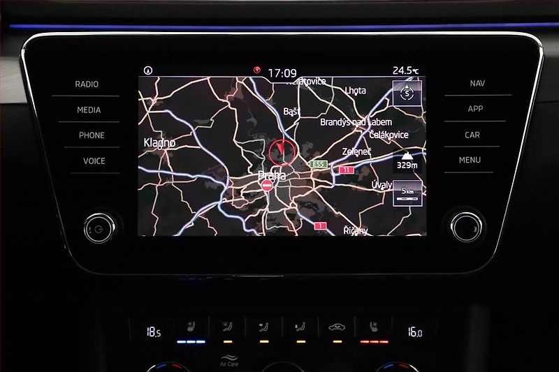 Škoda Superb (2019) 2.0 TDI, Automat, Kůže, Navi - fotka 16 z 20