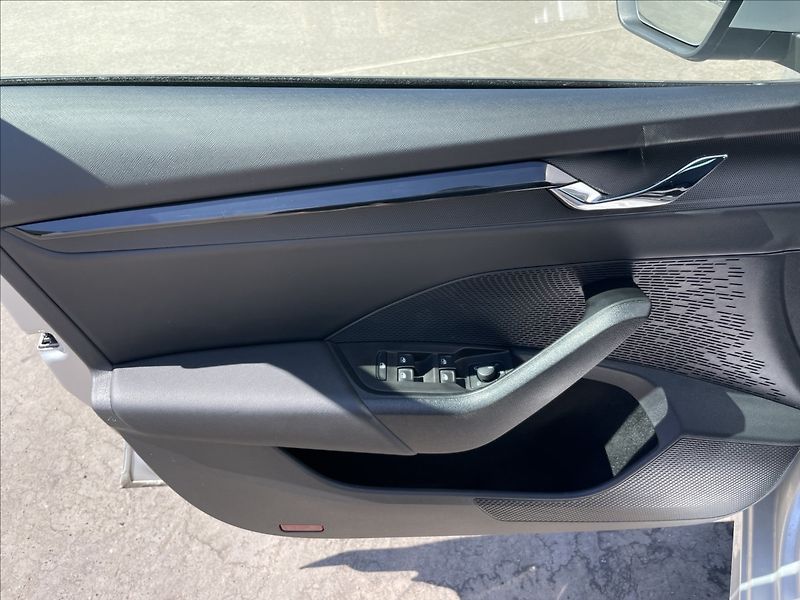 Škoda Octavia 2,0 TDI DSG Ambition Plus LED - fotka 14 z 24