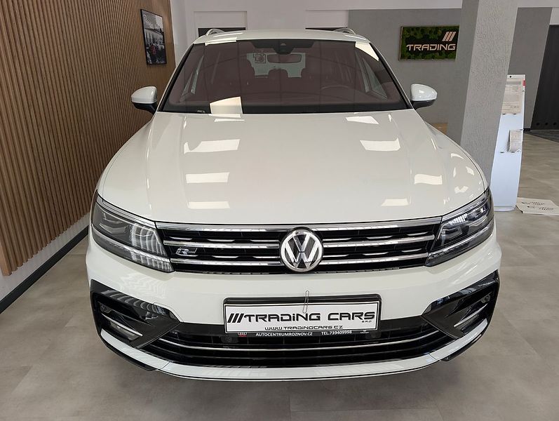 Volkswagen Tiguan 2.0 TDI 4X4 R-LINE - fotka 2 z 27