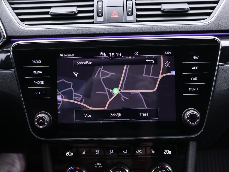 Škoda Superb 2,0 TDI 147kW CZ 4x4 L&K DSG D - fotka 34 z 52