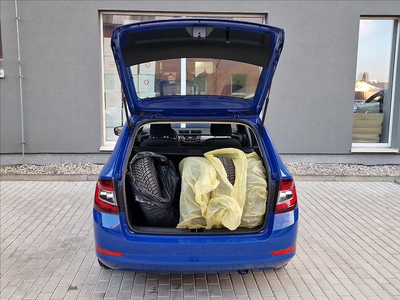 Škoda Fabia 1.0 TSI Style Combi,ČR,1.Maj. - fotka 38 z 48