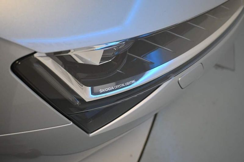 Škoda Superb (2024) 2.0 STYLE DSG LED Matrix ACC V - fotka 26 z 33