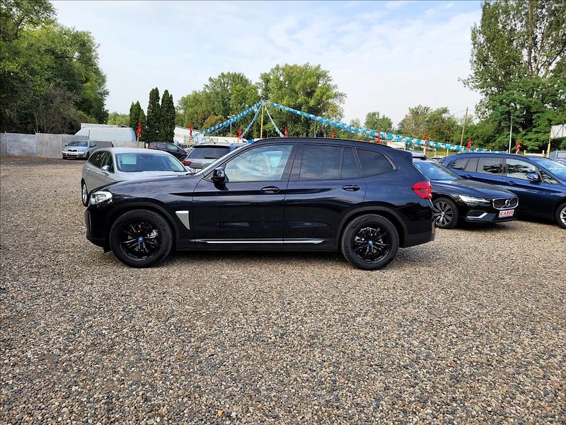 BMW iX3 0,0 80kWH,210kw,navi,kůže,led, - fotka 3 z 50