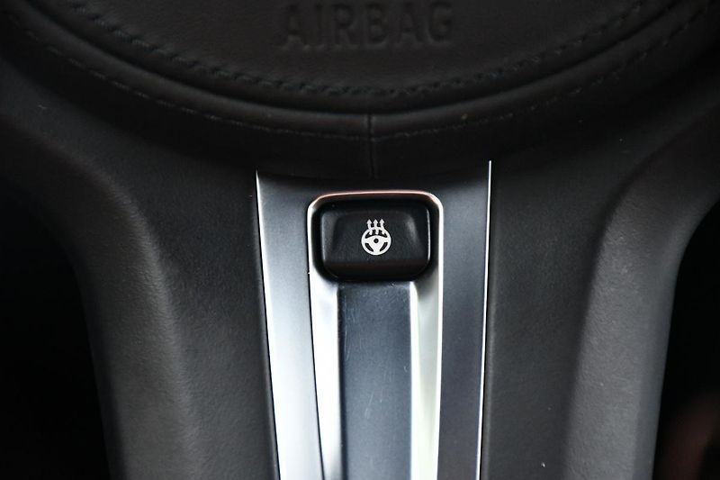 BMW Řada 3 320d xDrive M-SPORT   - fotka 33 z 64