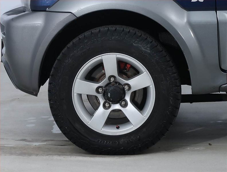 Suzuki Jimny (2006) 1.3 16V, 4X4, Vyhř. sedaček - fotka 14 z 16