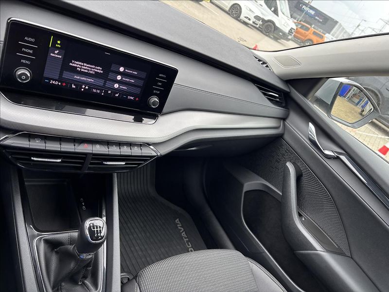 Škoda Octavia 2,0 TDI Ambition 85kW - fotka 42 z 43