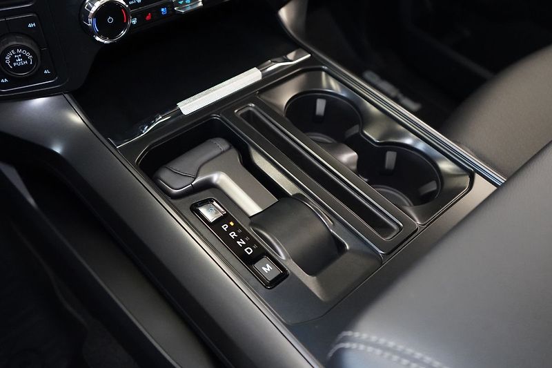 Ford F-150 (2026) Lariat 5,0 298 kW - fotka 35 z 53