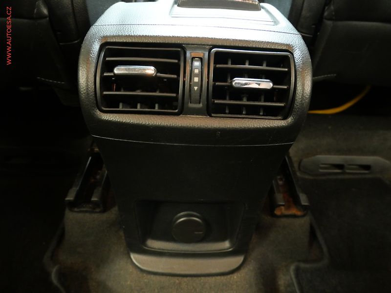 Chevrolet Orlando (2012) 1.8i, Kůže, navi, šíbr - fotka 23 z 24