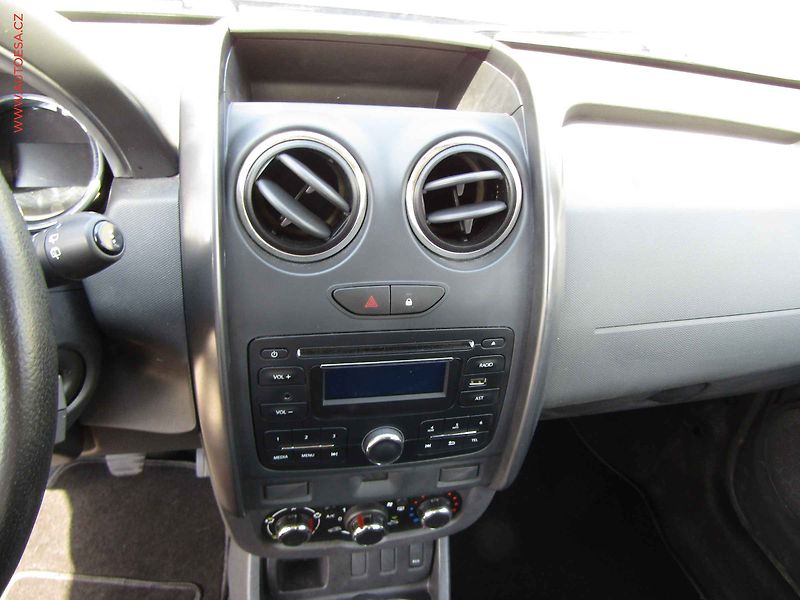 Dacia Duster (2015) 1.5 dCi, 2.maj,ČR, AC, STK3 - fotka 12 z 16