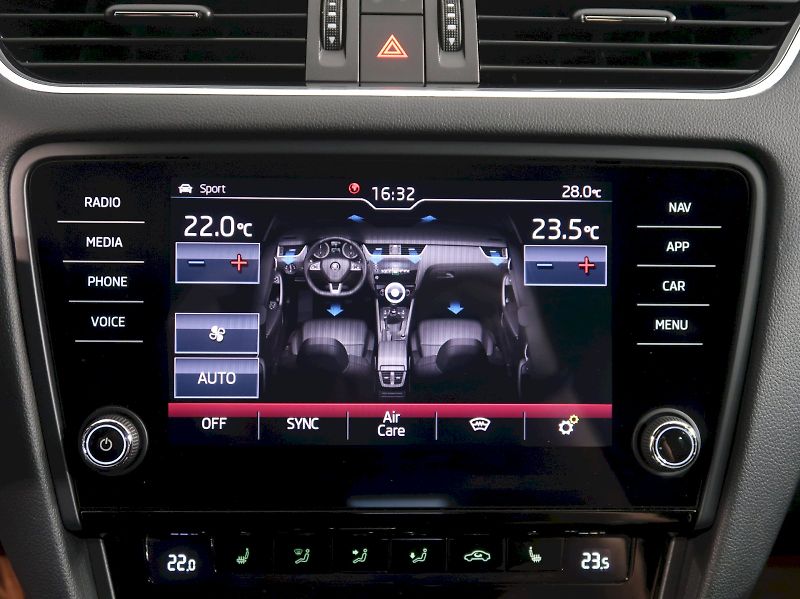 Škoda Octavia (2019) RS CHALLENGE 2.0TDI 135KW DSG - fotka 37 z 46
