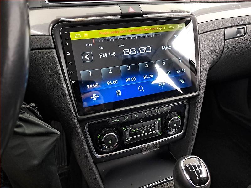 Škoda Superb (2014) Ambition 2.0 TDI, Xenony - fotka 12 z 15