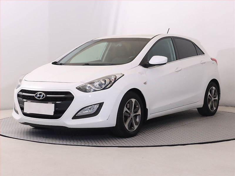 Hyundai i30 (2015) 1.6 MPI, Tempomat - fotka 2 z 17