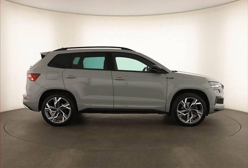 Škoda Karoq (2025) 2.0 TDI, SPORTLINE, AUTOMAT - fotka 6 z 17