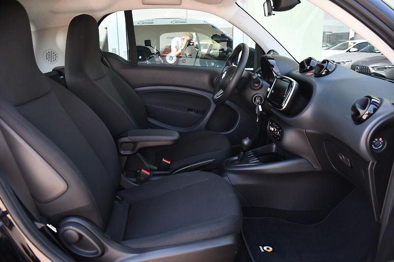 Smart Fortwo EQ - fotka 13 z 25