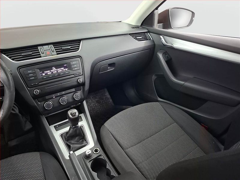 Škoda Octavia (2014) 1.6 TDI - fotka 8 z 14