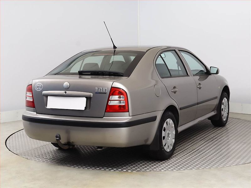 Škoda Octavia (2007) 1.6, nová STK, Tažné - fotka 5 z 11