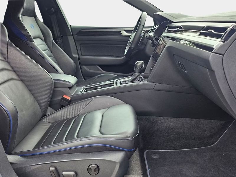 Volkswagen Arteon Shooting Brake R-Line Shooting Brake ACC Matr - fotka 9 z 13