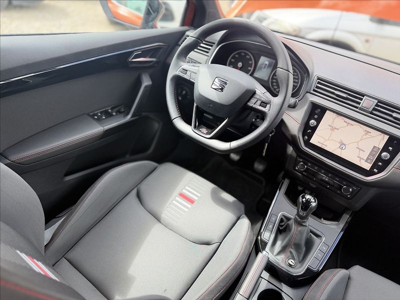 Seat Arona 1,5 FR TSI 37.000Km NAVIGACE - fotka 23 z 28
