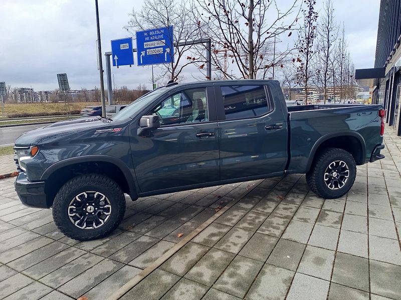 Chevrolet Silverado (2025) ZR2, Cypress, rezervováno - fotka 7 z 22