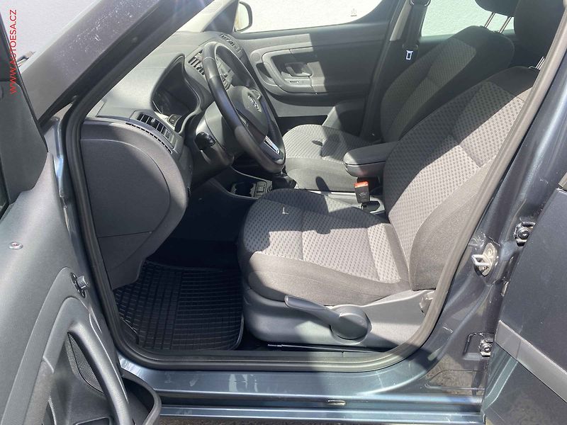 Škoda Roomster (2014) 1.2 TSi, Ambition, park.čidla - fotka 9 z 17