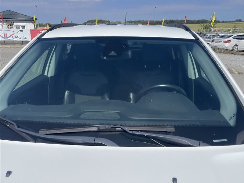 Jeep Compass 1,4 T 125kw AT9 Limited - fotka 24 z 32