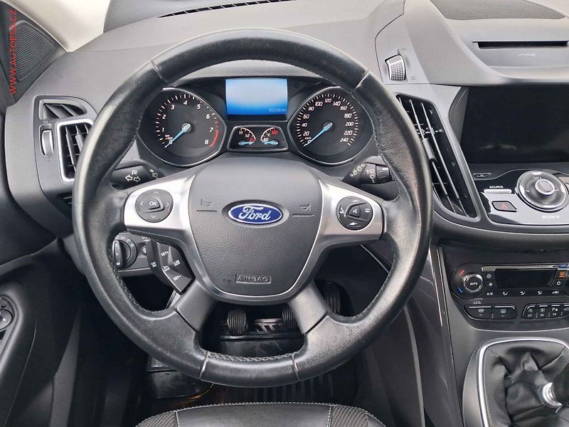 Ford Kuga (2016) 1.5 EB, Titanium, navi - fotka 11 z 19