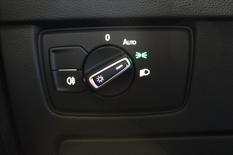Volkswagen Arteon 2,0 TDI DSG ELEGANCE 1.MAJ. CZ - fotka 14 z 35