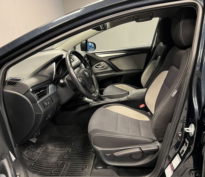 Toyota Avensis 2.0 D-4D ACTIVE TREND - fotka 8 z 16