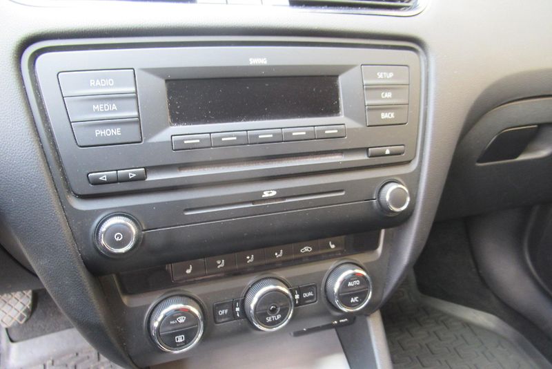 Škoda Octavia 1.6 TDi AUT.KLIMA ODPOČET DPH  - fotka 11 z 17