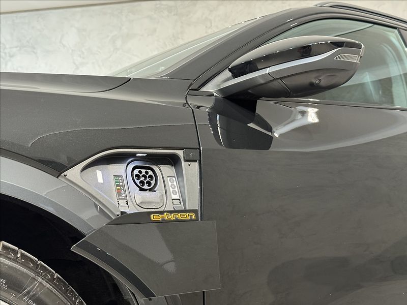 Audi e-tron S 370 Digital LED Záruka - fotka 8 z 50
