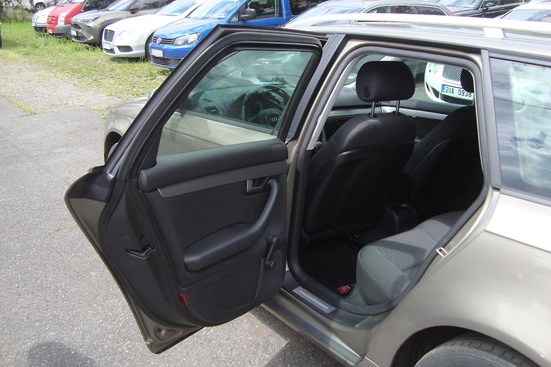 Audi A4 Avant (2006) 2.0 TDi, AUT - fotka 14 z 43