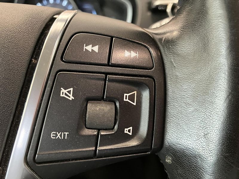 Volvo V40 T3 FWD Momentum MT6 - fotka 21 z 40