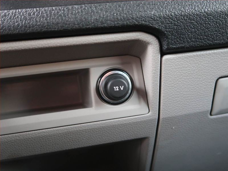 Volkswagen Caravelle (2019) 2.0 TDI, 1Maj - fotka 12 z 15
