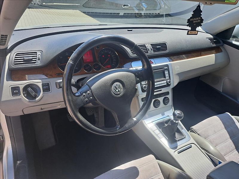 Volkswagen Passat 1,9 TDI - fotka 17 z 43