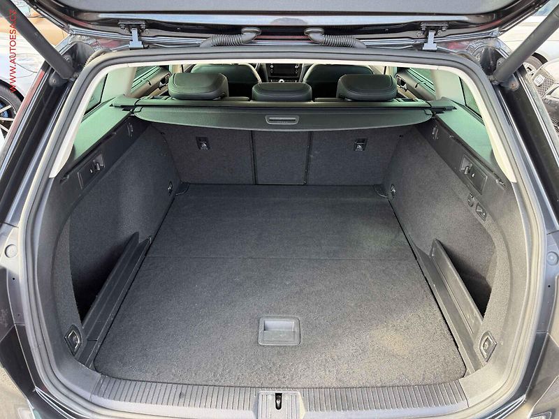 Volkswagen Passat (2018) 2.0TDi, ČR, Highline - fotka 6 z 19