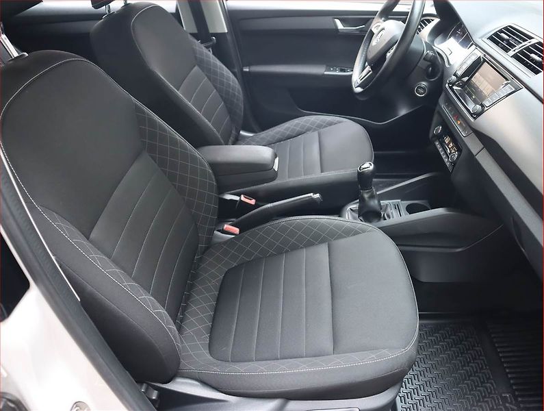 Škoda Fabia (2017) JOY 1.4 TDI, Xenony, Tempomat - fotka 9 z 19