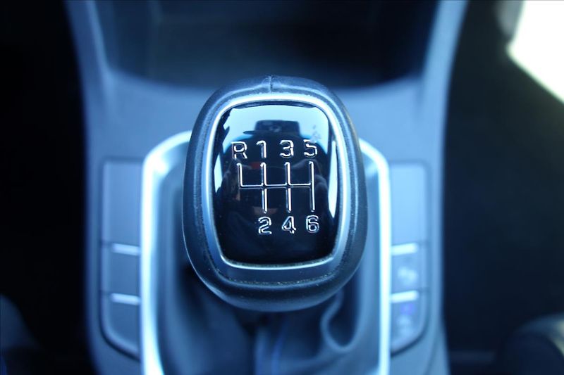 Hyundai i30 1,4 T-GDi,ČR,1 MAJ.,52TIS.KM. - fotka 31 z 44
