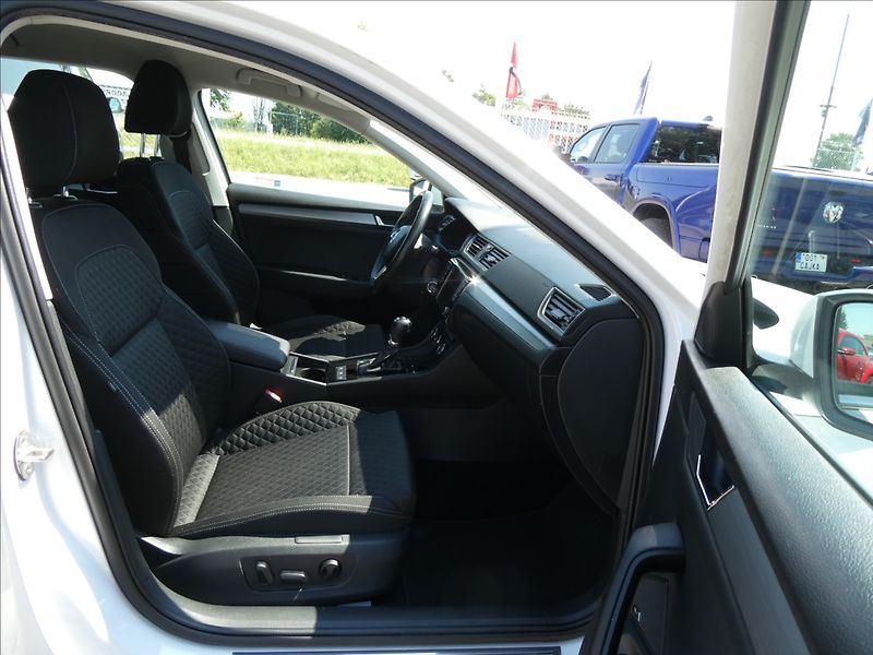 Škoda Superb 2,0 TDi 140kW DSG 4x4,STYLE,ČR - fotka 26 z 49