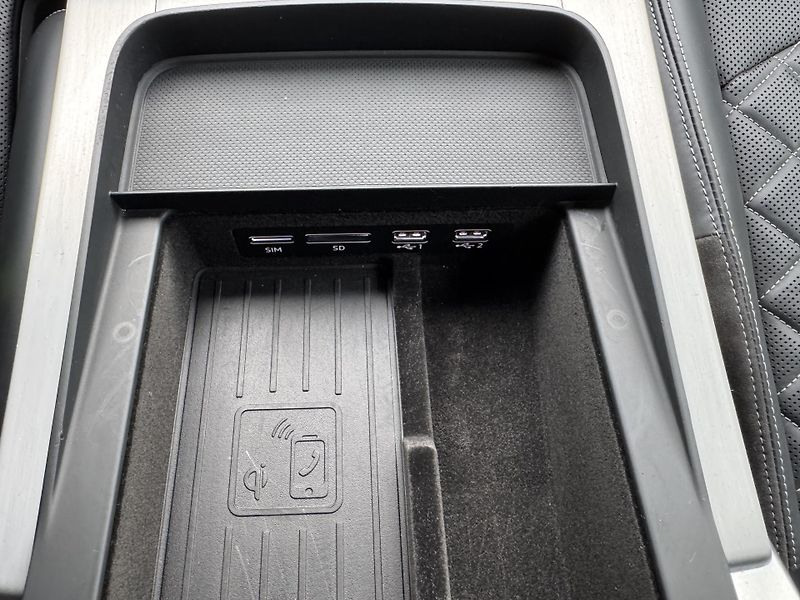 Audi Q8 50TDi-ČR-R22-B&O-NT-TAŽ-MASÁŽ - fotka 30 z 39