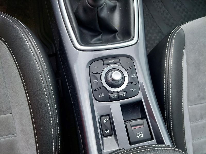 Renault Laguna (2011) III. Grandtour GT dCi 180 - fotka 18 z 39