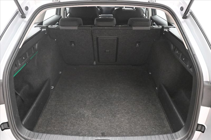 Škoda Octavia 2,0 TDI 110kW DSG Style Záruka - fotka 10 z 32