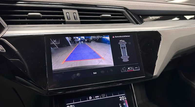 Audi e-tron 55 Quattro SoH 94% Kam Tažné - fotka 13 z 23