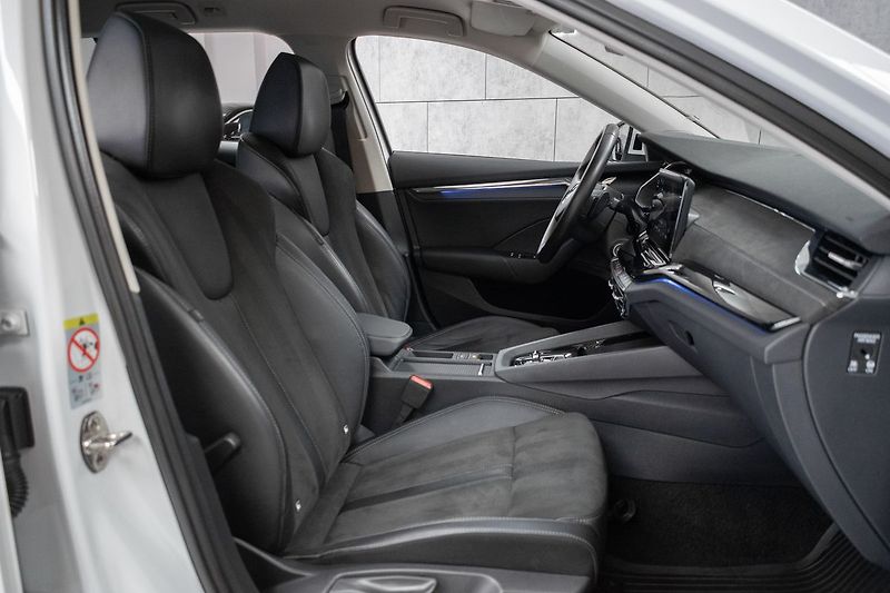 Škoda Octavia 1.5TSI REZERVACE - fotka 12 z 47