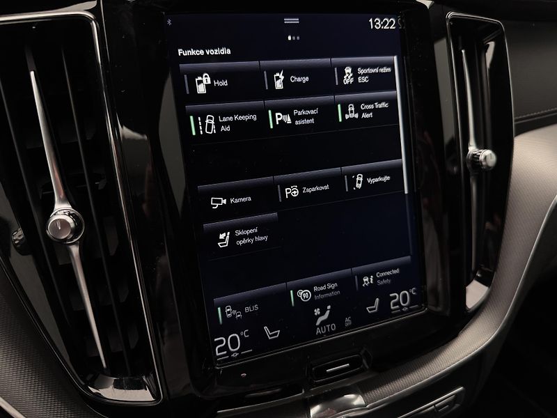 Volvo XC60 T8 AWD RECHARGE R-DESIGN AUT - fotka 35 z 51