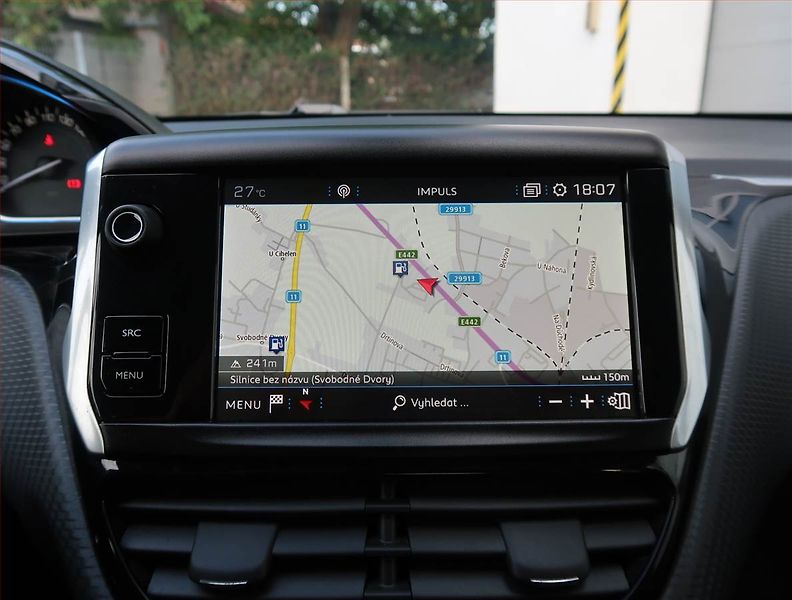 Peugeot 2008 (2018) 1.2 PureTech, Serv.kniha, Kůže - fotka 13 z 19